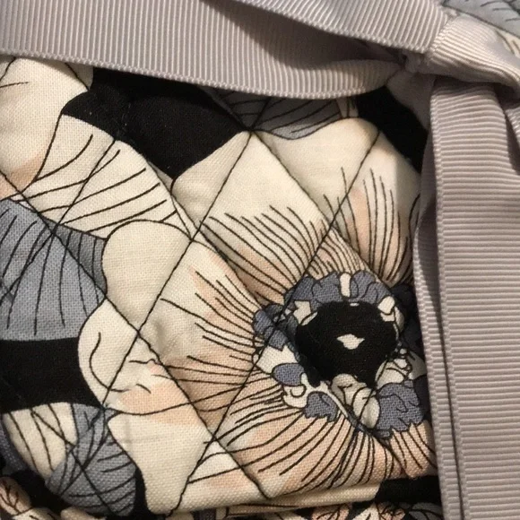 Vera Bradley retired print - Picture 3 of 8